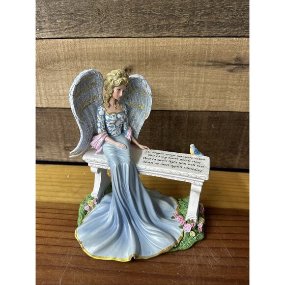 Thomas Kinkade Heaven's Embrace Angel Figurine - Picture 1 of 6